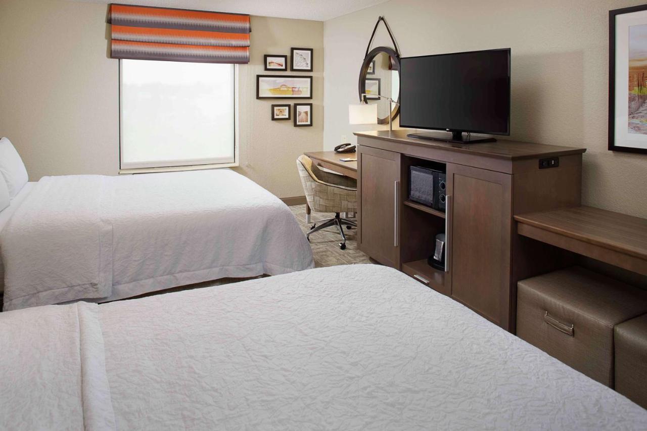 Hampton Inn By Hilton Garden City Long Island Zewnętrze zdjęcie