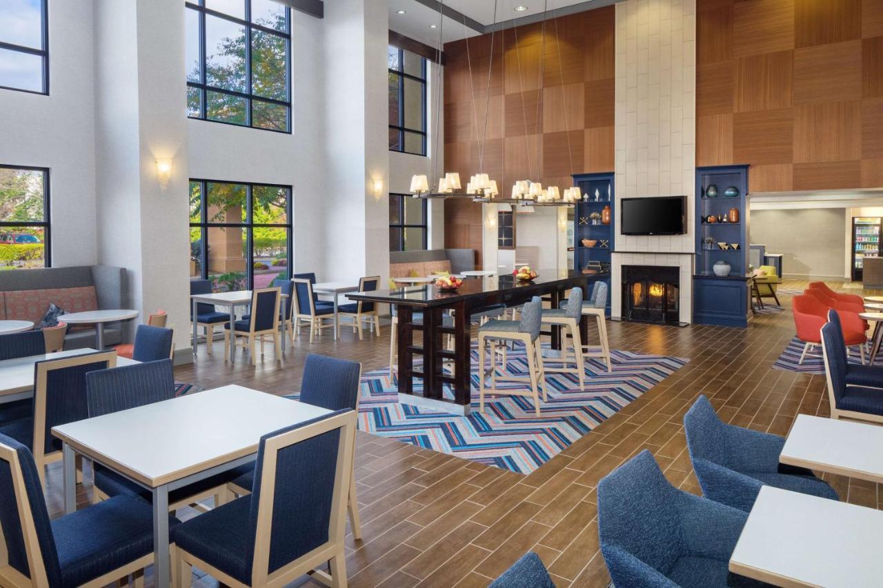 Hampton Inn By Hilton Garden City Long Island Zewnętrze zdjęcie