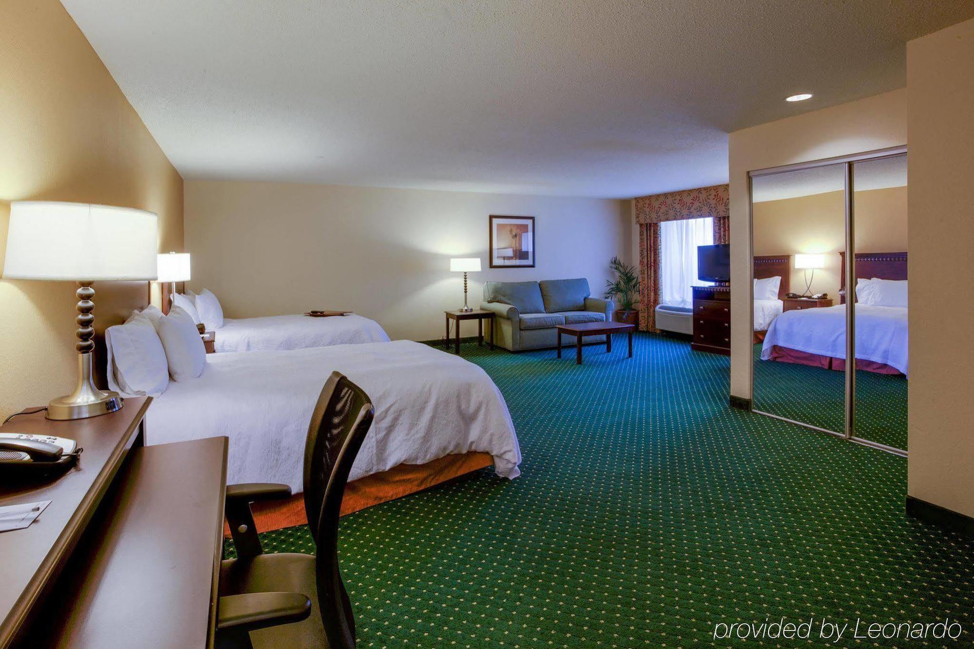 Hampton Inn By Hilton Garden City Long Island Zewnętrze zdjęcie