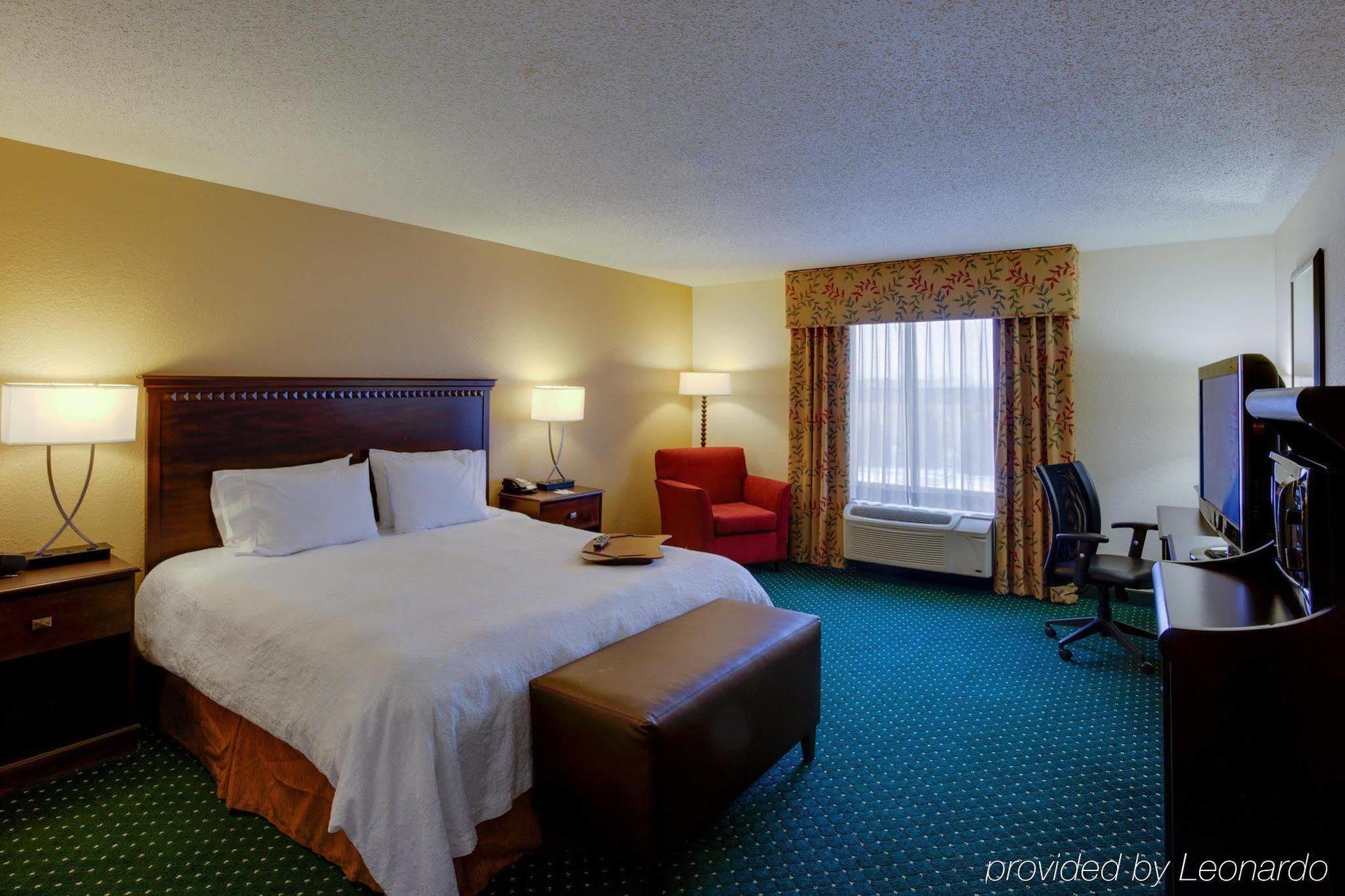 Hampton Inn By Hilton Garden City Long Island Zewnętrze zdjęcie