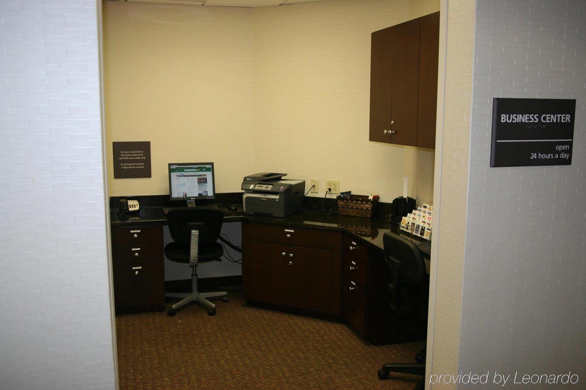 Hampton Inn By Hilton Garden City Long Island Zewnętrze zdjęcie