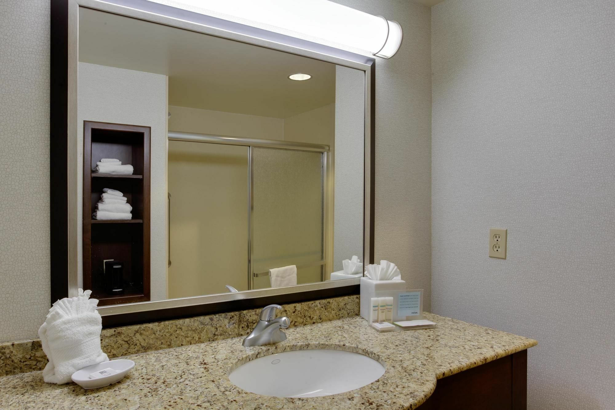 Hampton Inn By Hilton Garden City Long Island Zewnętrze zdjęcie