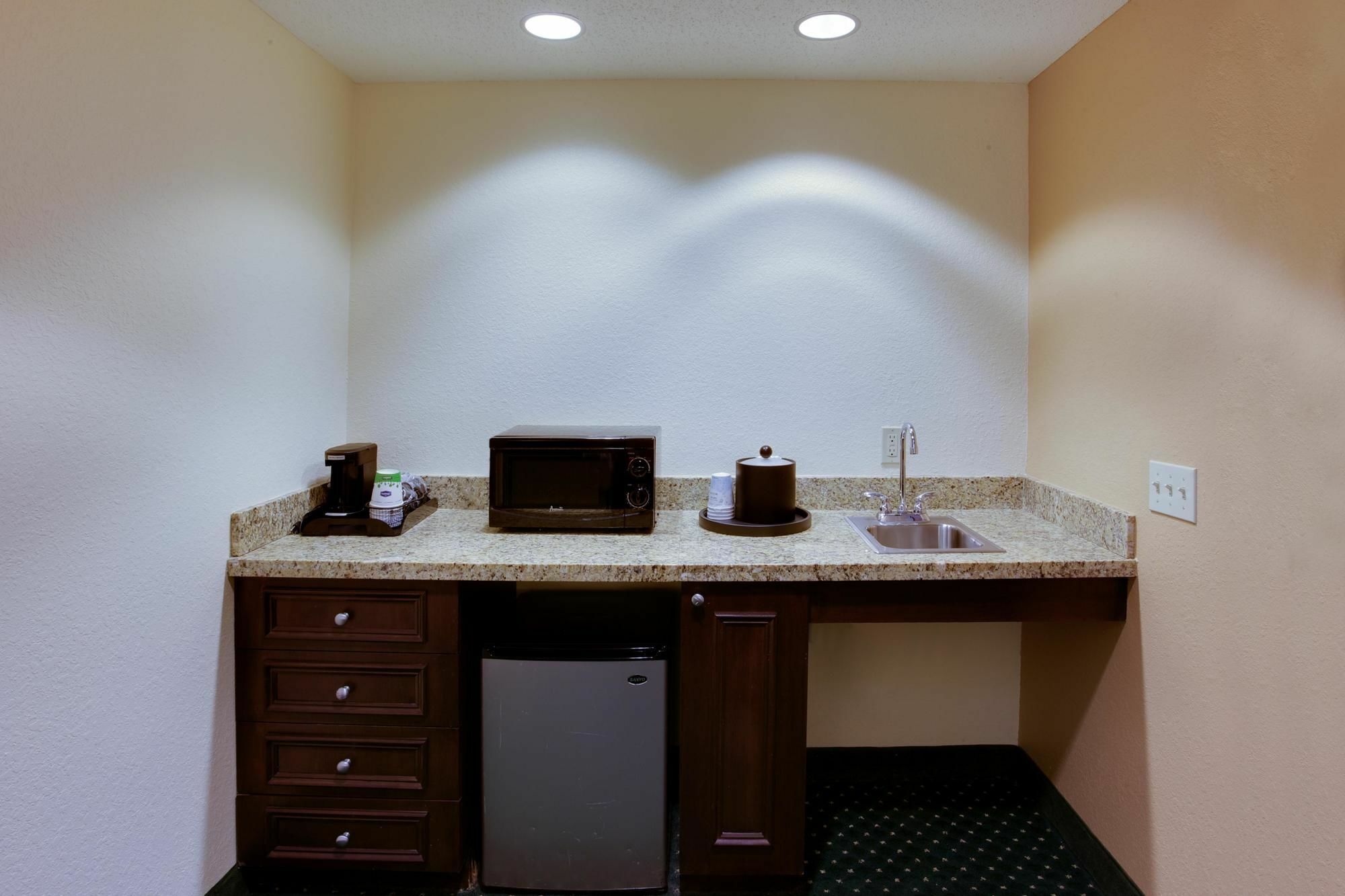 Hampton Inn By Hilton Garden City Long Island Zewnętrze zdjęcie