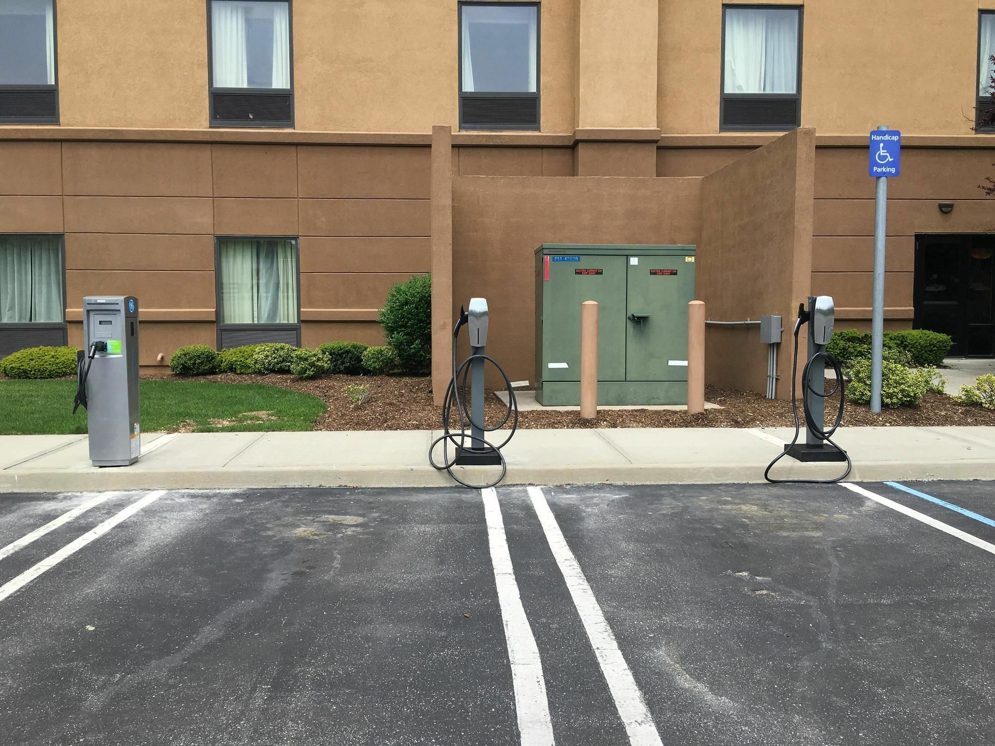 Hampton Inn By Hilton Garden City Long Island Zewnętrze zdjęcie